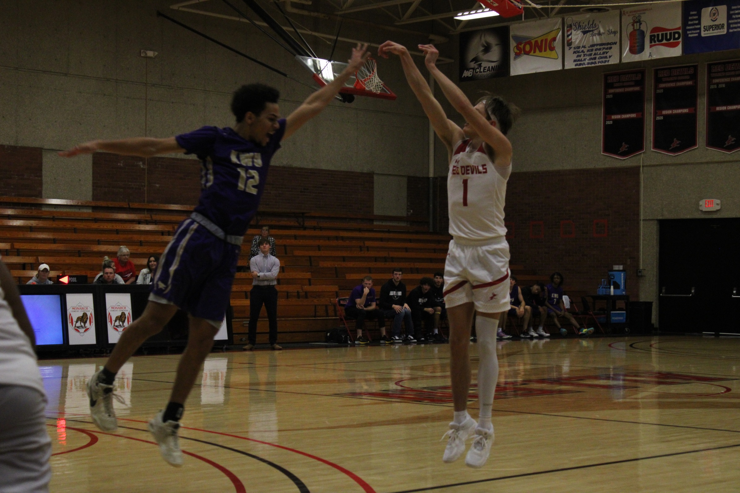 Allen Defeats #15 Central CC